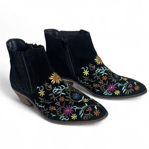 Diba Black Suede Floral Embroidered Boho/Western Ankle Booties Women’s Size 6